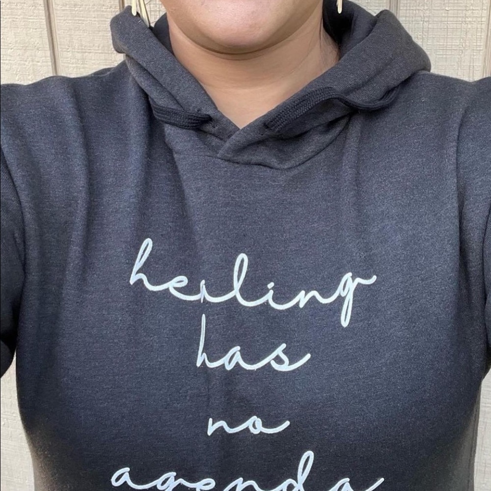 Unisex.  Super soft and cozy.  Long body with pockets.